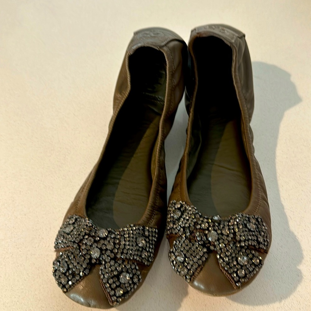 TORY BURCH EMBELLISHED FLAT BALLERINA
